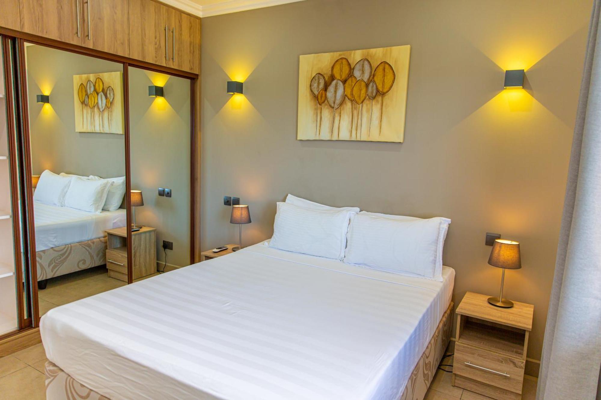 B Holiday Apartments Beau Vallon  Exterior photo